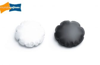 cojines blanco y negro